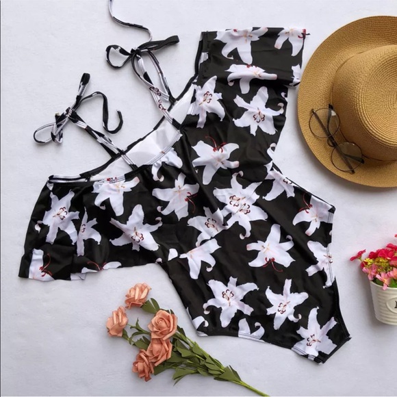 ❤️ NEW Lily one piece swimsuit - Picture 2 of 4